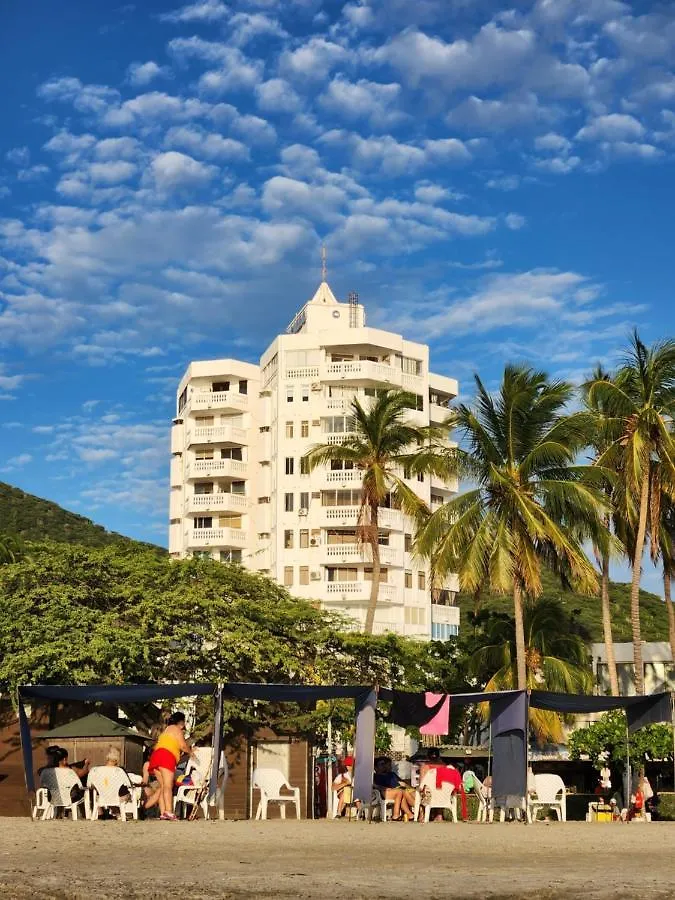 Edificio Macondo En El Rodadero Con Vista Al Mar, No Se Paga Manilla Gaira 0*,  Colombia