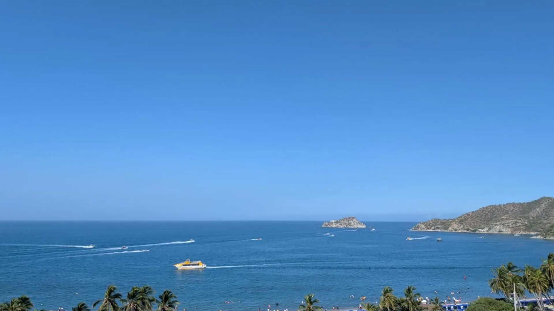 Edificio Macondo En El Rodadero Con Vista Al Mar, No Se Paga Manilla Gaira
