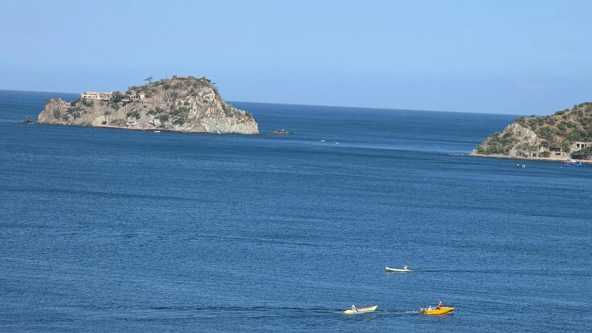 Edificio Macondo En El Rodadero Con Vista Al Mar, No Se Paga Manilla Gaira
